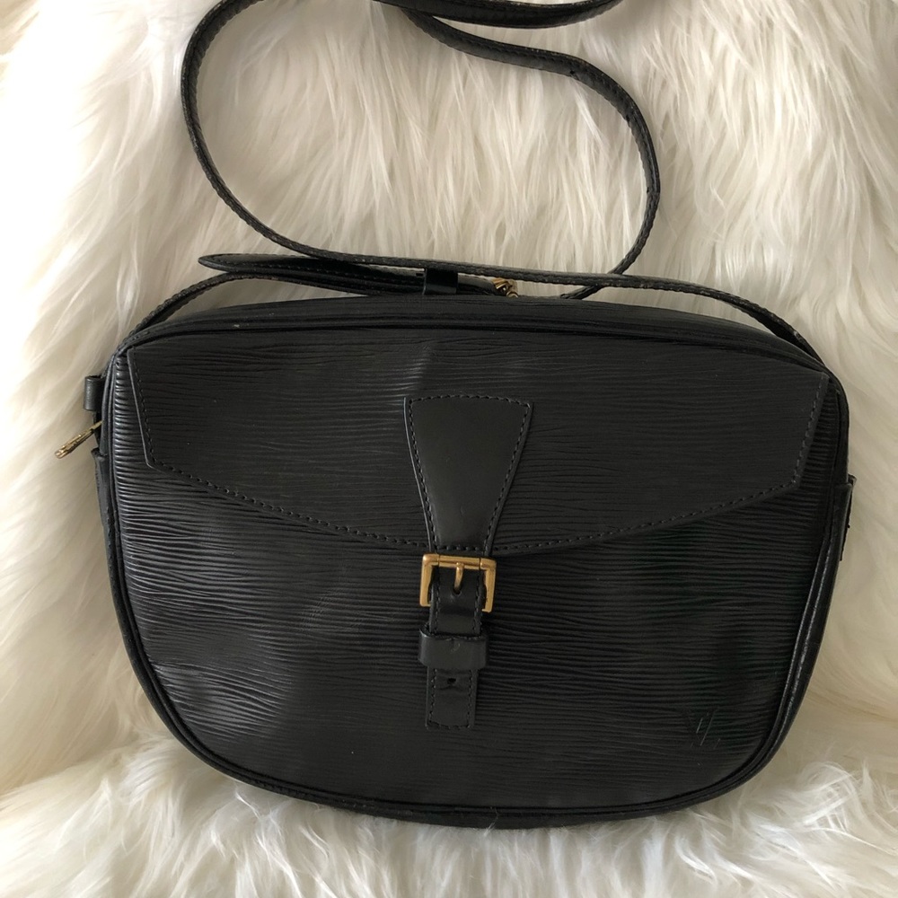 Authentic LV Epi Jeune
